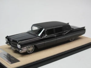 Sello 1965 Cadillac Fleetwood limusina formal Landau techo negro 1:43 STM65103 - Imagen 1 de 6