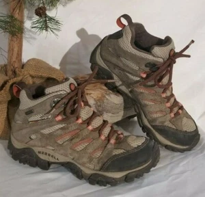women's 6.5 merrell's Moab trail shoes with bungee cord - Picture 1 of 10