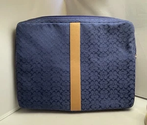 COACH Laptop Padded Case Blue Logo Signature Jacquard Zip Sleeve 10.25” X 14” - Afbeelding 1 van 14