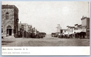Postkarte ND Granville North Dakota Main Street Hardware Wagons Eisenbahn C87 - Bild 1 von 2