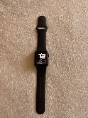 Apple Watch Series 3 38mm Cassa Grigio Siderale in Alluminio, Cinturino in... - Immagine 1 di 4