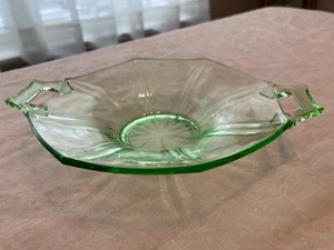 VTG Art Deco Green Vaseline Glass Handled Hexagonal Shallow Bowl 8 3/4" Length - Picture 1 of 7