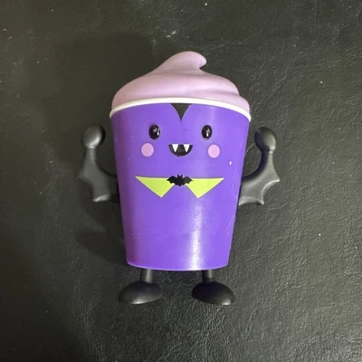 2024 Wendys Frosty Frights Frosty Bite Chase variante roxa cor violeta vampiro - Imagem 1 de 4