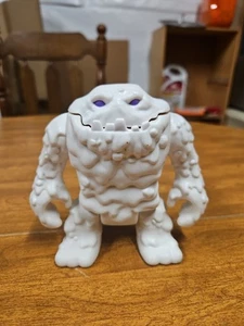 Fisher Price Imaginext DC Super Friends Figura bianca neve ghiaccio CLAYFACE  - Foto 1 di 2