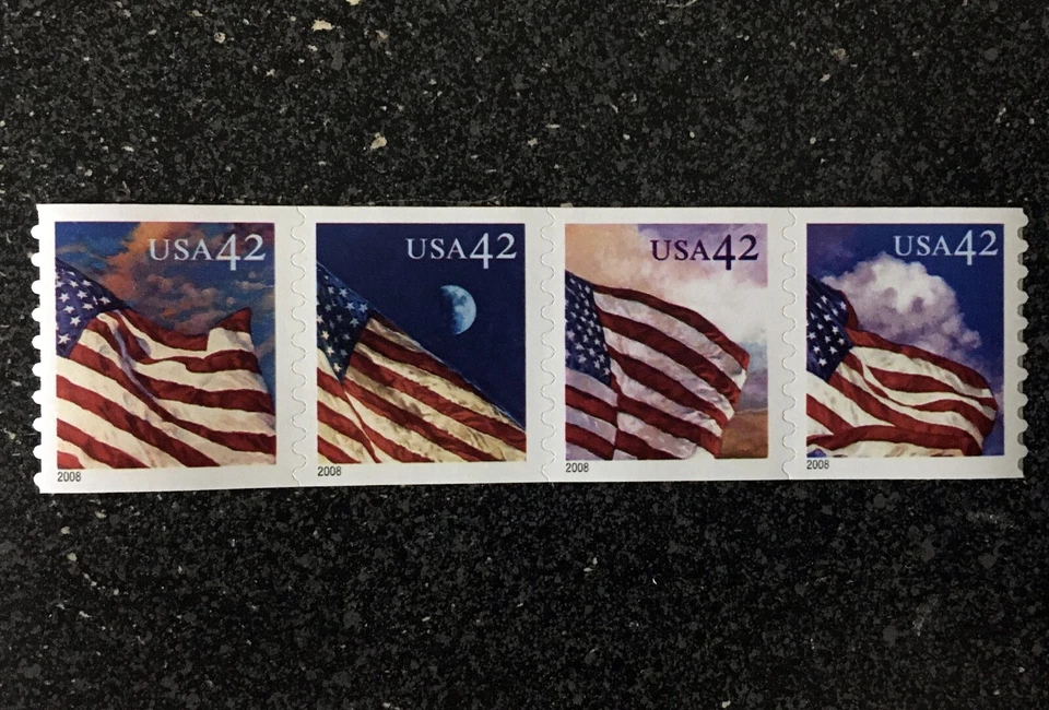 2008USA #4240-4243 42c American Flags (AVR) - Coil Strip of 4   Mint - Image 1 of 1