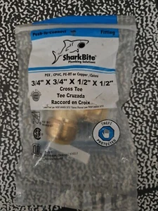 SharkBite 3/4 Zoll x 3/4 Zoll x 1/2 Zoll x 1/2 Zoll Push-To-Connect Messing Kreuz T-Stück - Bild 1 von 2
