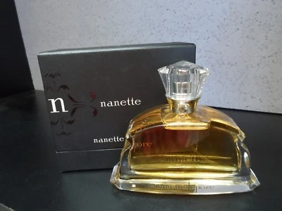 Nanette By Nanette Lepore 2.5 oz/75 ml eau de parfum spray, caja negra, caja sellada grande Foto 1 de 2