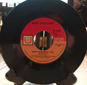 BOBBY GOLDSBORO "MUDDY MISSISSIPPI LINE / RICHER MAN THAN I" 45 - Picture 1 of 2