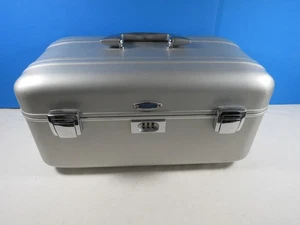 Vintage Zero Halliburton Reg Z Vanity Camera 15 by 8 by 8 inch Case combo lock - Picture 1 of 6