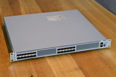 Arista DCS-7150S-24-F | 24 porte 10G SFP+ | doppia alimentazione | staffe 19" - Immagine 1 di 4