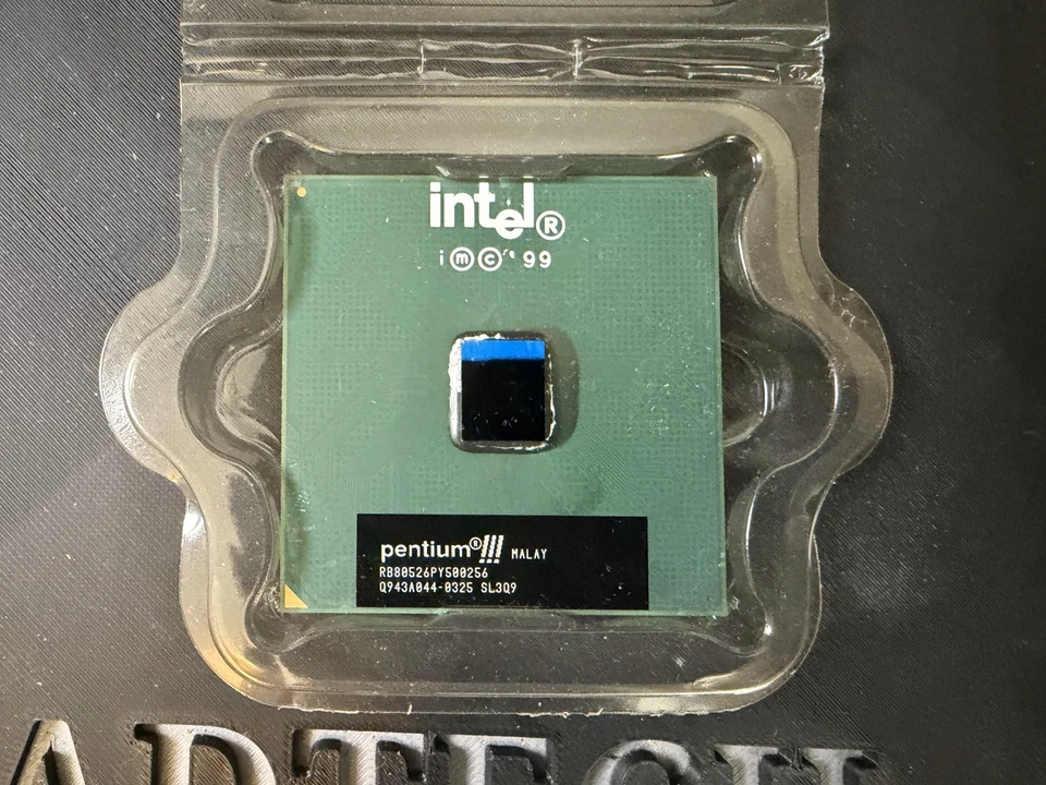 Procesador Intel Pentium III RB80526PY500256 SL3Q9 500mhz socket 370 - Probado Foto 1 de 3