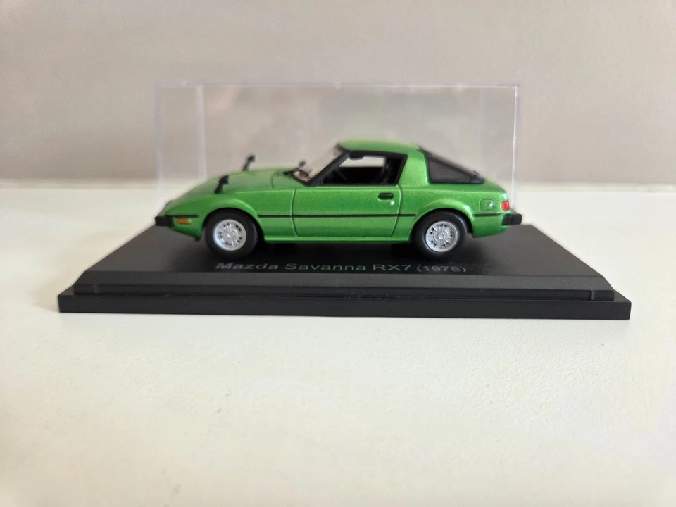 Hachette Norev 1/43 Mazda Savanna RX7 - verde metallizzato - 1978 - Immagine 1 di 4