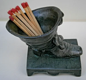 Antiker figürlicher Stiefel Tischplatte Streichholzhalter und Schlag aus den frühen 1900er Jahren - Bild 1 von 5