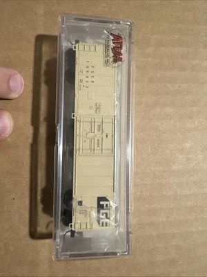 Atlas N Scale FGE 50’ Boxcar Fruit Growers Express Road # 196822 - Image 1 of 2