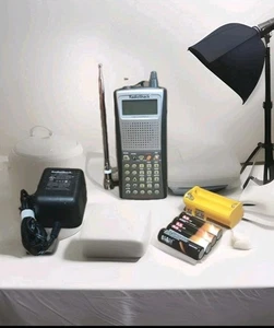 Radio Shack Pro-97 Trunking Scanner w/Adapter, New Antenna/ Clean & Pristine - Photo 1/12