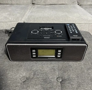 TEAC HD-1 AM/FM HD Radio Receiver Alarm Clock iPod Dock w/ Remote & Instructions - Picture 1 of 9