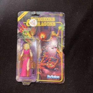 Super7 ReAction Dungeons & Dragons SORCERESS 3.75" Action Figure Package Damage - Picture 1 of 2