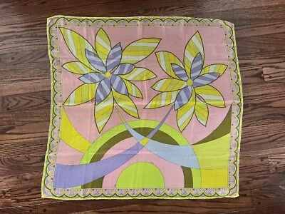 Usado en Excelente Condición Raro Vintage EMILIO PUCCI para SAKS 100% Seda Cuadrado Bufanda 33 x 34 Floral Foto 1 de 4