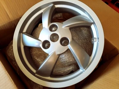 ROUE  ARRIERE 13" ORIGINAL PEUGEOT MAXI SCOOTER PEUGEOT CITYSTAR 125 LC de 2018 - Photo 1/4