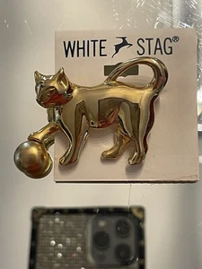 Broche prendedor vintage gato gatito tono dorado acento ciervo blanco - Imagen 1 de 3