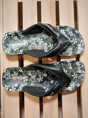 Sandalias de Tanga Aerosoft Para Mujer Original Comfit Chanclas Negras Talla 37 Usadas en Excelente Condición/6 EE. UU. Foto 1 de 3