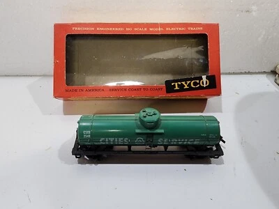 Vintage TYCO HO CITIES SERVICE TANK CAR T315G:279 Green 1860 Series Train Model - Image 1 of 4