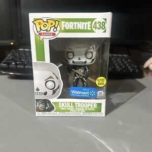 Funko Pop! Skull Trooper #438 (Glow) (Walmart Exclusive) Fortnite Games - Picture 1 of 6
