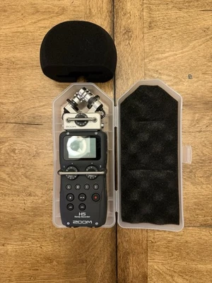 Zoom H5 Handy Recorder - Image 1 of 3