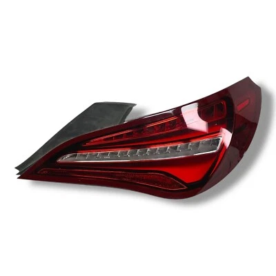 Luz trasera pasajero derecho Mercedes CLA250 CLA45 AMG 2017-19 esquina rota* OEM Foto 1 de 4