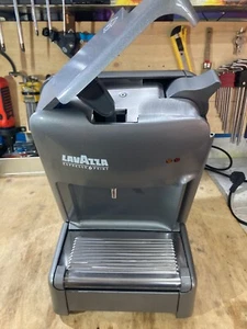 MACCHINA CAFFÈ LAVAZZA ESPRESSO POINT EL 3200 PROFESSIONALE "USATA " REVISIONATA - Foto 1 di 12