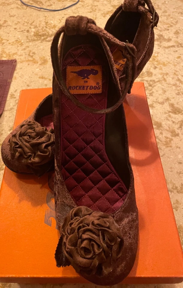 ROCKET DOG Chocolate Brown Velvet Pumps 2 3/4" Heel, 8 M - Image 1 of 4