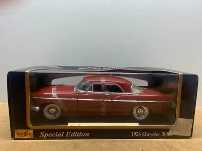 MAISTO CHRYLSER 300B 1956 1/18 EN BOITE B1 - Photo 1/4