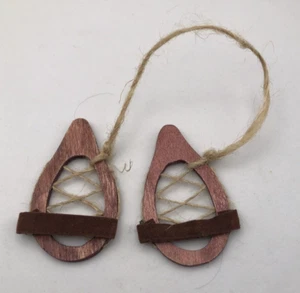 Paar Holz & Garn 4" Schneeschuhe - Baumschmuck, Lodge Dekor, Puppen, Handwerk - Bild 1 von 7