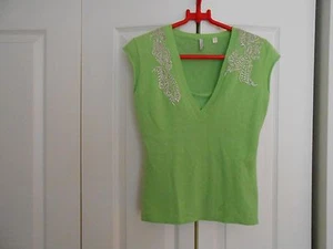 IISLI--CASHMERE GREEN CAP SLEEVE V-NECK WITH SILVER EMBROIDERY---SIZE S/P - Picture 1 of 3