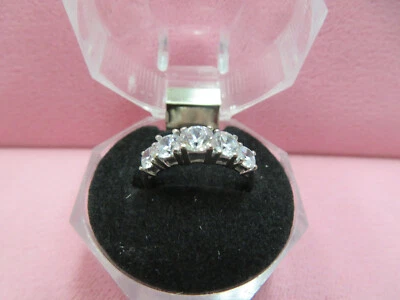 Кольцо из чистого белого золота 10 карат с фианитом размер 6,25 / 2,41 грамма - Изображение 1 из 4