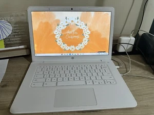 hp chromebook 11  - Picture 1 of 8