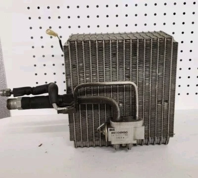 Оригинальный сердечник испарителя кондиционера Toyota Supra Mk3 с расширительным клапаном - Изображение 1 из 4