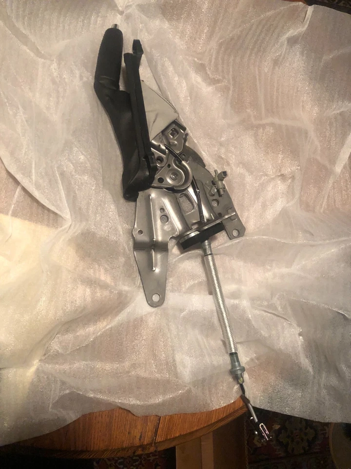 Ford Mustang 2015-2023 freno de estacionamiento/mango de freno de emergencia Ford PN JR3Z2780A Foto 1 de 4