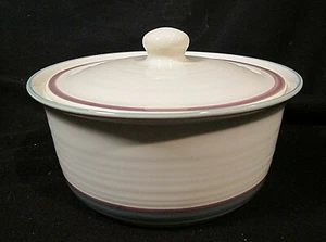 "Cazuela cubierta redonda Juniper Pfaltzgraff verde azulado y malva 2 quilates de 9" - Imagen 1 de 2