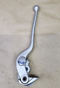 Palanca de freno delantera Yamaha MT09 21-23 2022 OEM - Imagen 1 de 8