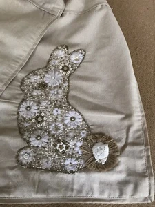 FRÜHLING OSTERN TISCHLÄUFER PIER 1 Perlen Hase Creme 13” X 72” - Bild 1 von 9