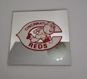Cincinnati Reds Aufkleber auf einem Spiegel - Bild 1 von 4