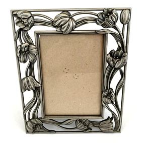 Silver coloured metal floral Rectangle Easel photo frame for photos 12cm x 17cm - Picture 1 of 24