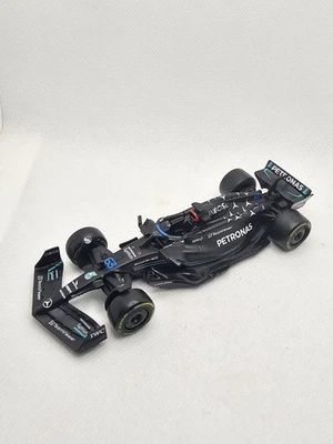 Mercedes-AMG F1 W14 E 2023 Performance #63 modelo diecast George Russell 1/43... Foto 1 de 4
