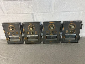 Posten von vier (4) Vintage Messing USPS USP Post Office Box Türen 3,5" x 5" - Bild 1 von 5