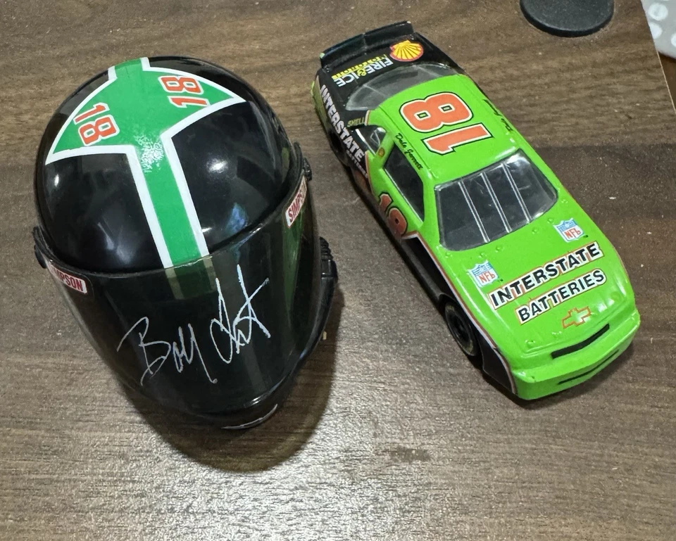 Minicasco Simpson autografiado por Bobby Labonte primera edición con coche gratis Foto 1 de 4