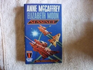 Anne Mccaffrey & Elizabeth Moon Sassinak Sci Fi HC The Planet Pirates book 1 - Picture 1 of 2