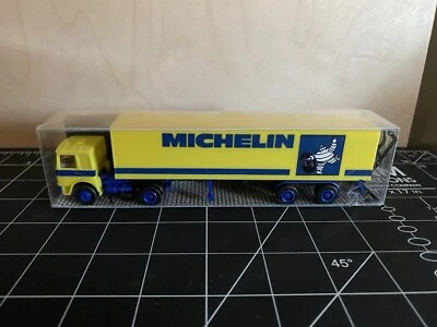 Albedo Semi Truck Tractor & Trailer - Michelin - 1:87 HO - Image 1 of 4