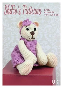 Patrón de ganchillo para juguete de oso, Betty Bear, Aran y doble tejido, CP257 - Imagen 1 de 7