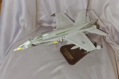 F-18 HORNET "DAMBUSTERS" ESCALA 1:48 METAL FUNDIDO A PRESIÓN COMO NUEVO  Foto 1 de 4